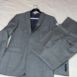 Egara men’s suit